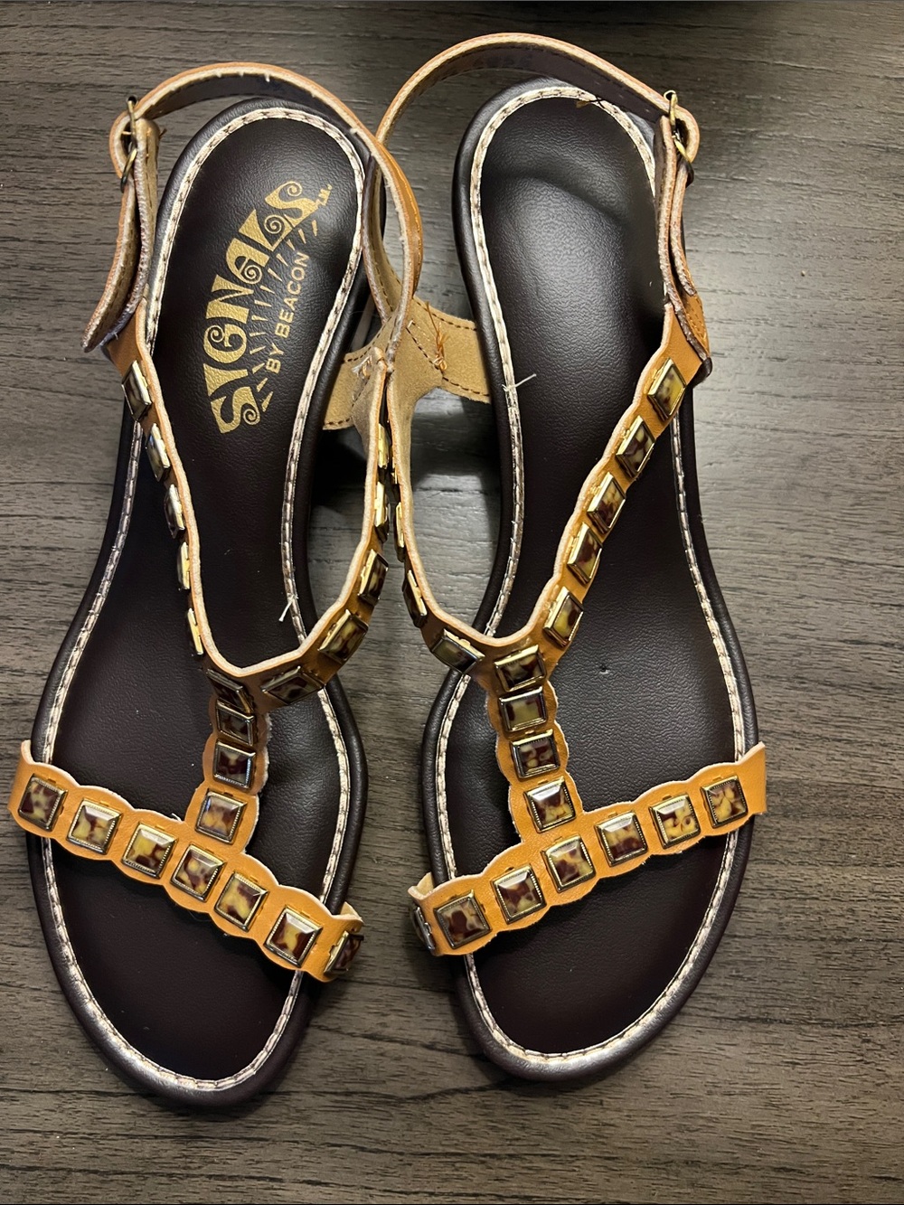 Vintage Signals by beacon  Tan T-Strap Sandals with Square Studs
